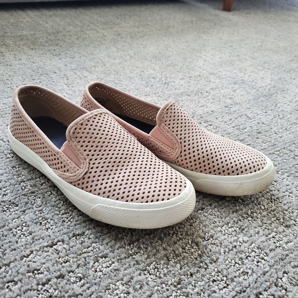 Sperry Slip-On Perforated Sneakers in Dusty Pink - Picture 2 of 7